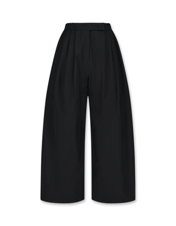 Three Tuck Banding Pants