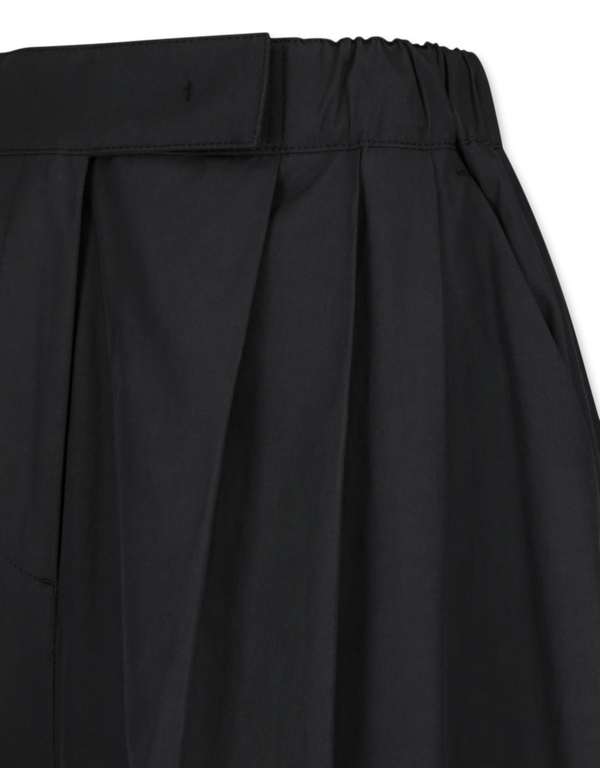 Three Tuck Banding Pants