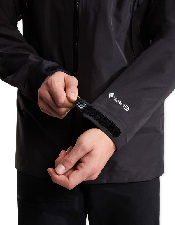 The North Face Summit Cayesh GORE-TEX Pro Jacket Tnf Black shell jackets