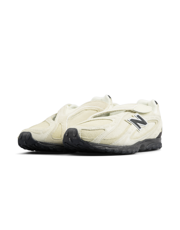 New Balance 204V Pistachio Butter sneakers