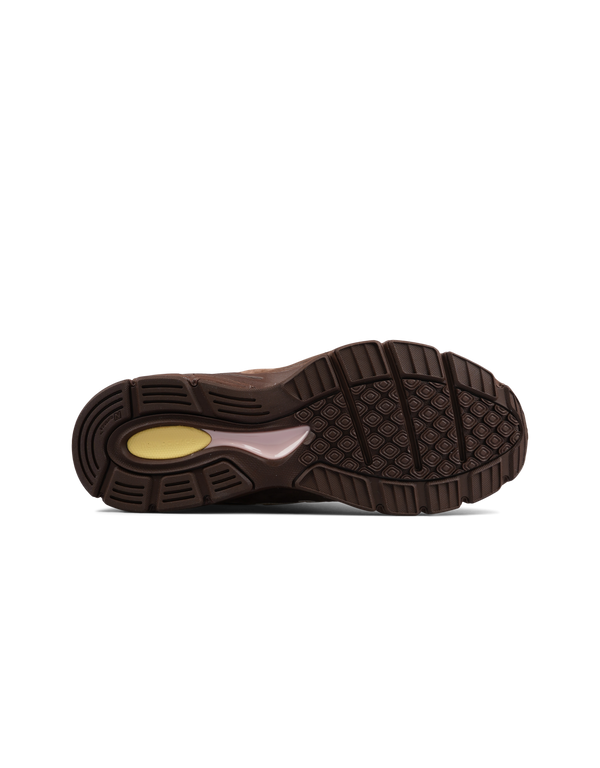 New Balance 990IC4 Pumpernickel sneakers