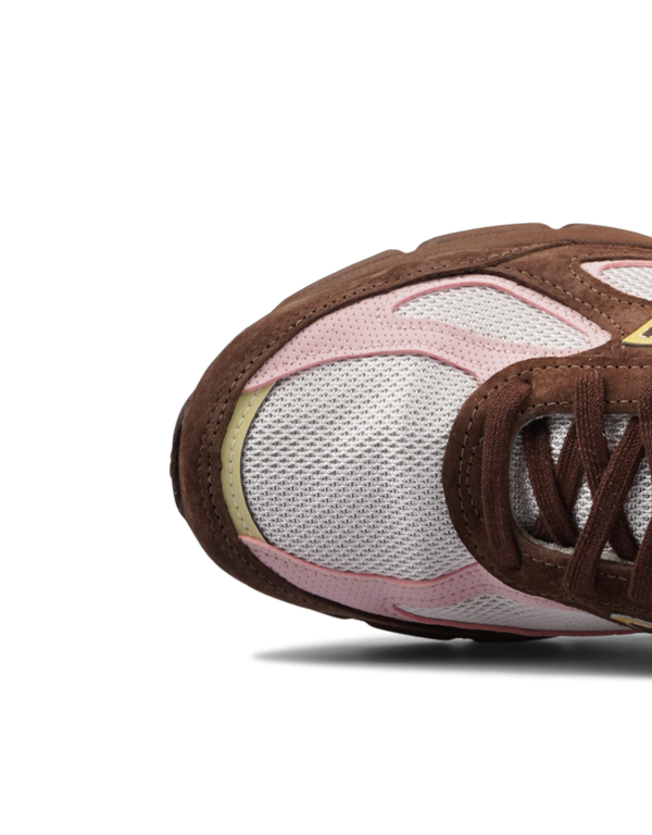 New Balance 990IC4 Pumpernickel sneakers