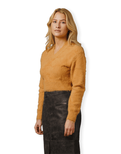 Long Hair V-Neck Knit Crop Top