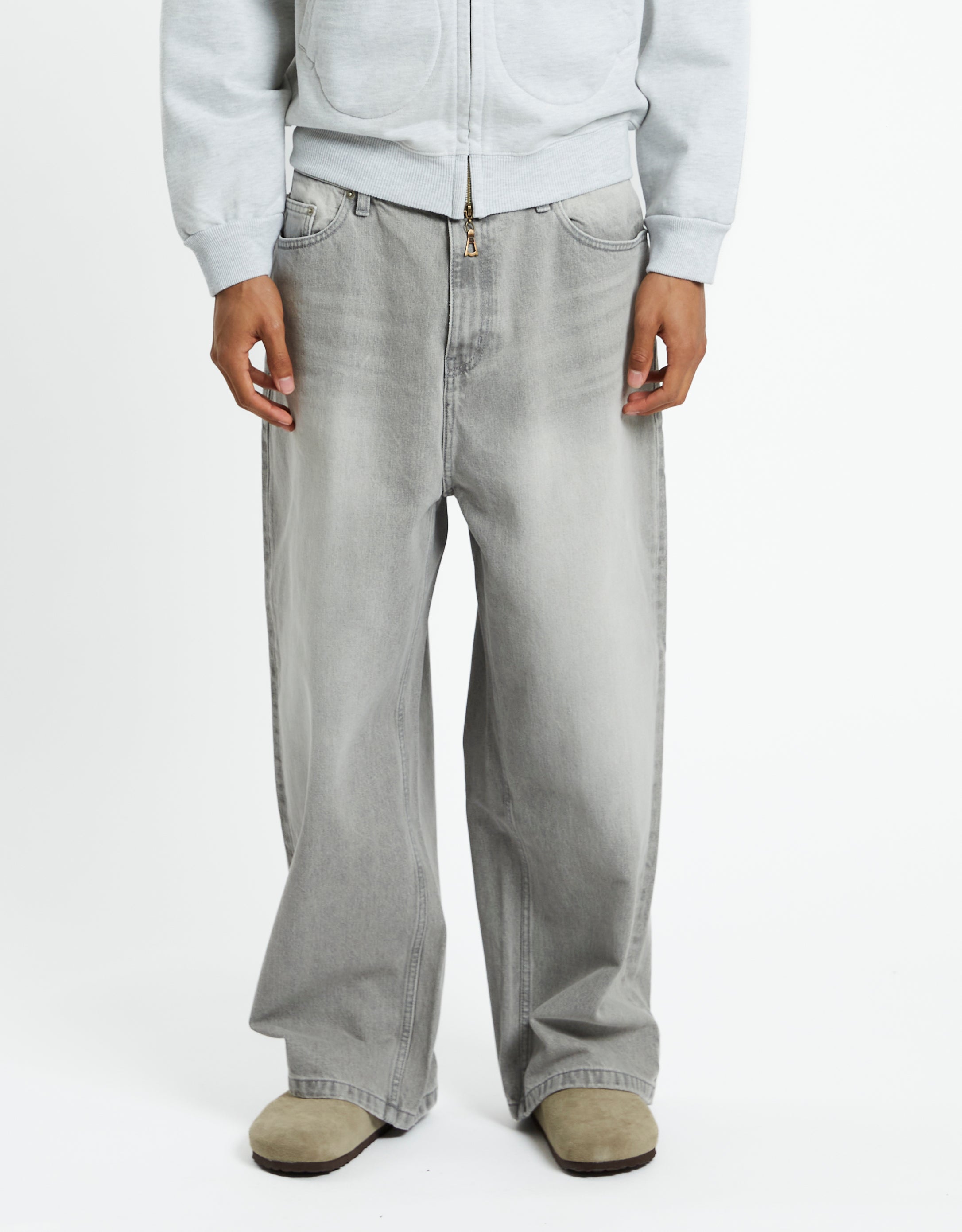 Ice Gray Wide-Leg Washing Jeans