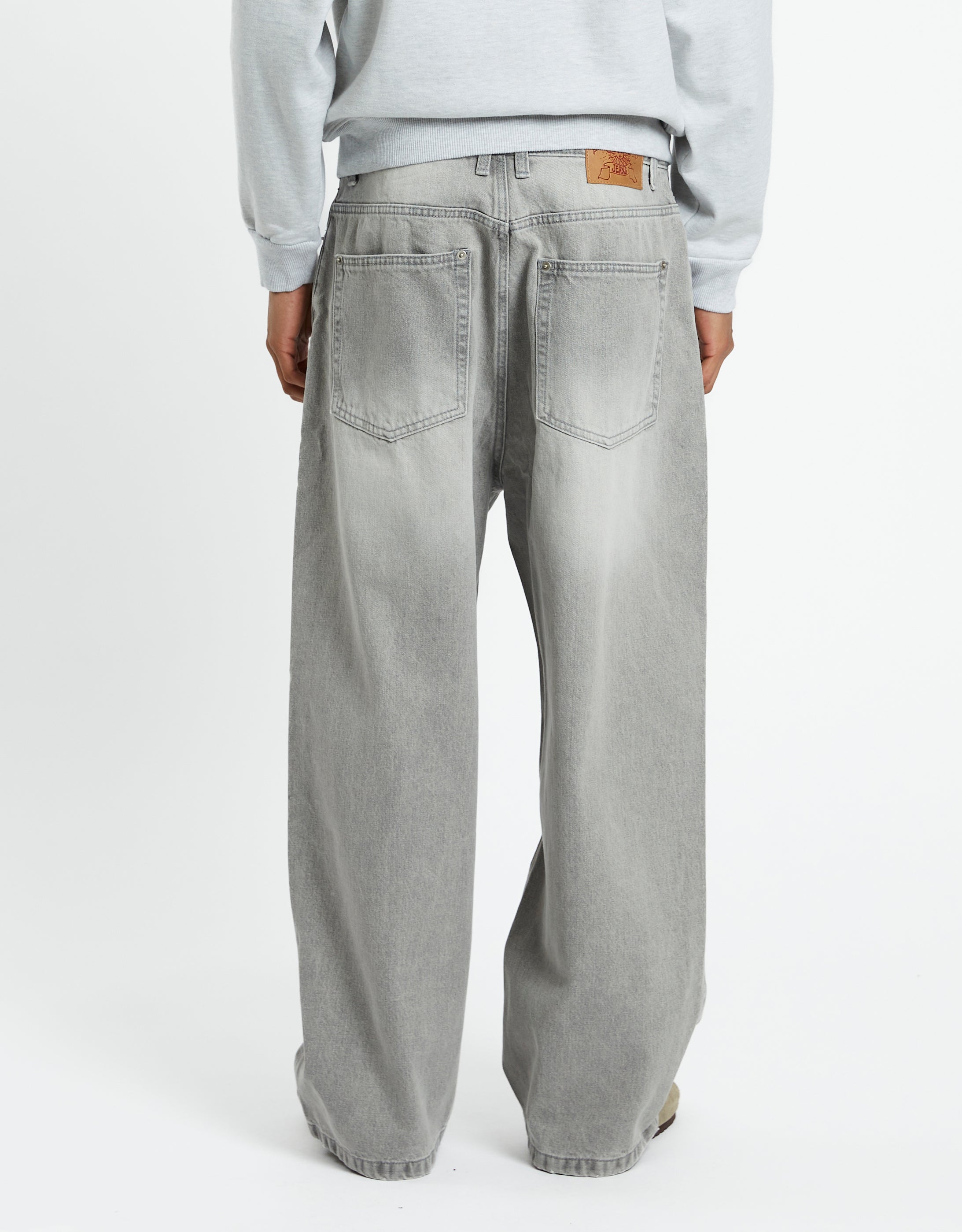 Ice Gray Wide-Leg Washing Jeans