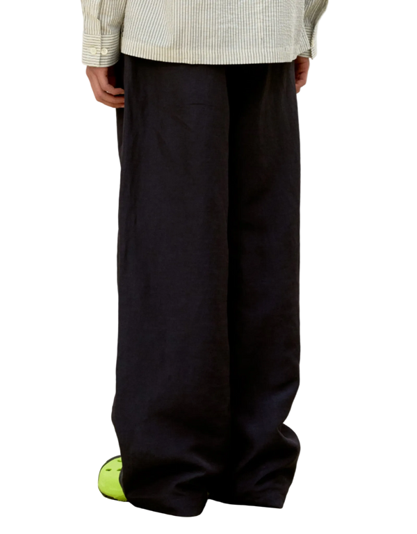 Classy Oversized Two-Tuck Trousers